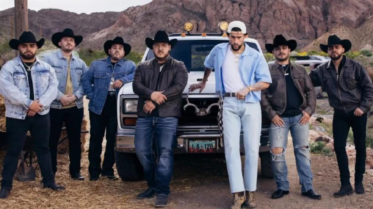 Bad Bunny y grupo frontera juntos para su nuevo éxito.