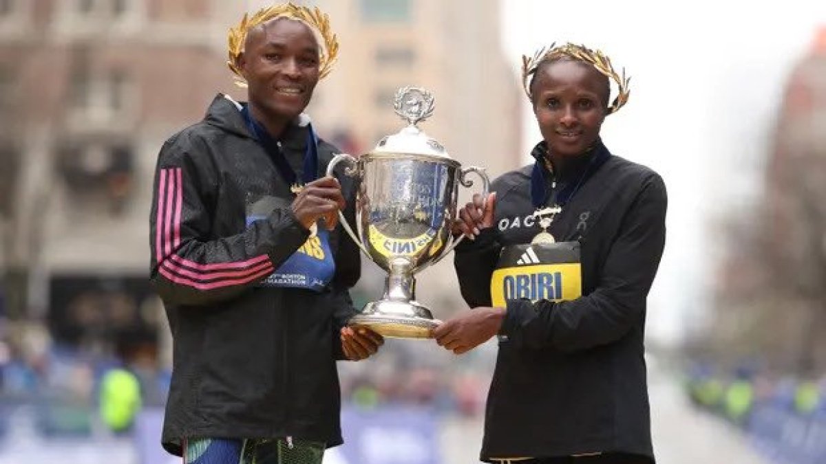 Evans Chebet y Hellen Obiri como reyes de Boston.