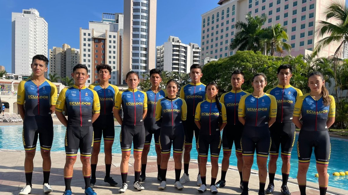 Los 14 ciclistas que conforman la selección para las competencias en Panamá.