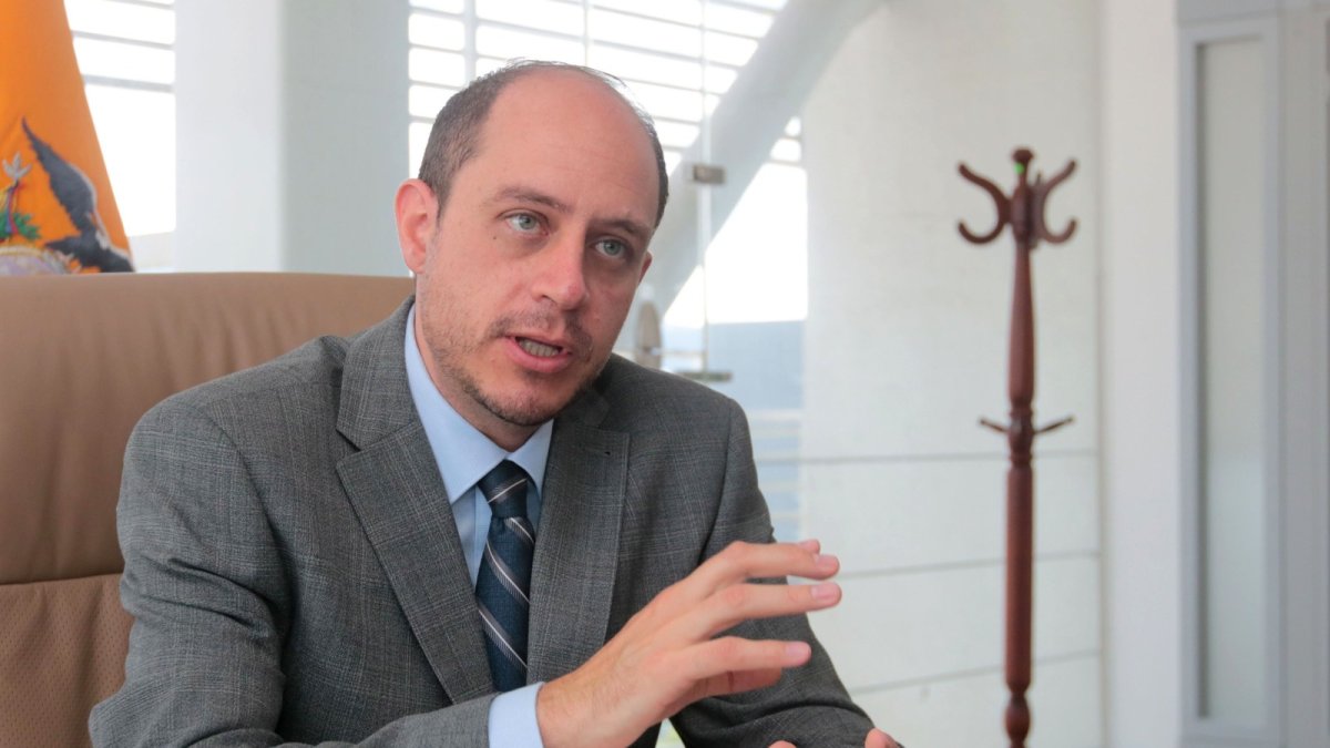 El ministro de Producción, Julio José Prado, en una entrevista con EXPRESO.