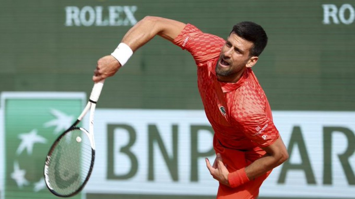 El # 1 del mundo compite en el torneo que él organiza.