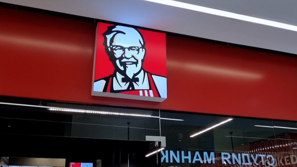 Restaurante.- Uno de los locales de Kentucky Fried Chicken (KFC).