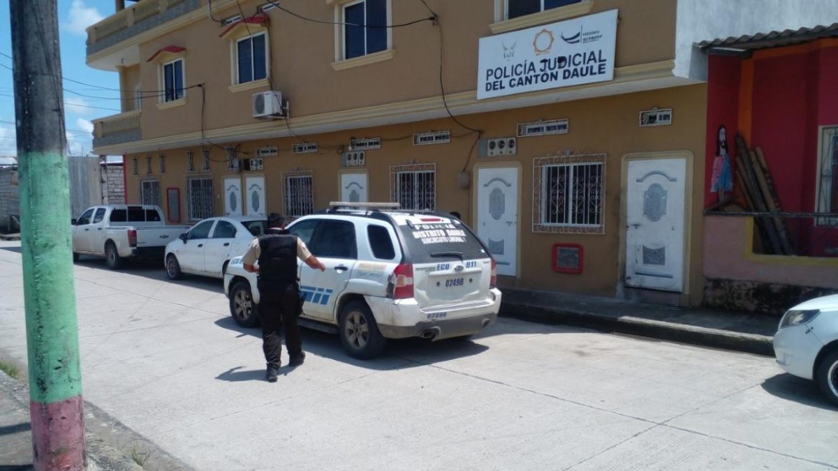 Nuevo atentado en la Policía Judicial de Daule, Este es el segundo que se da en la institución.