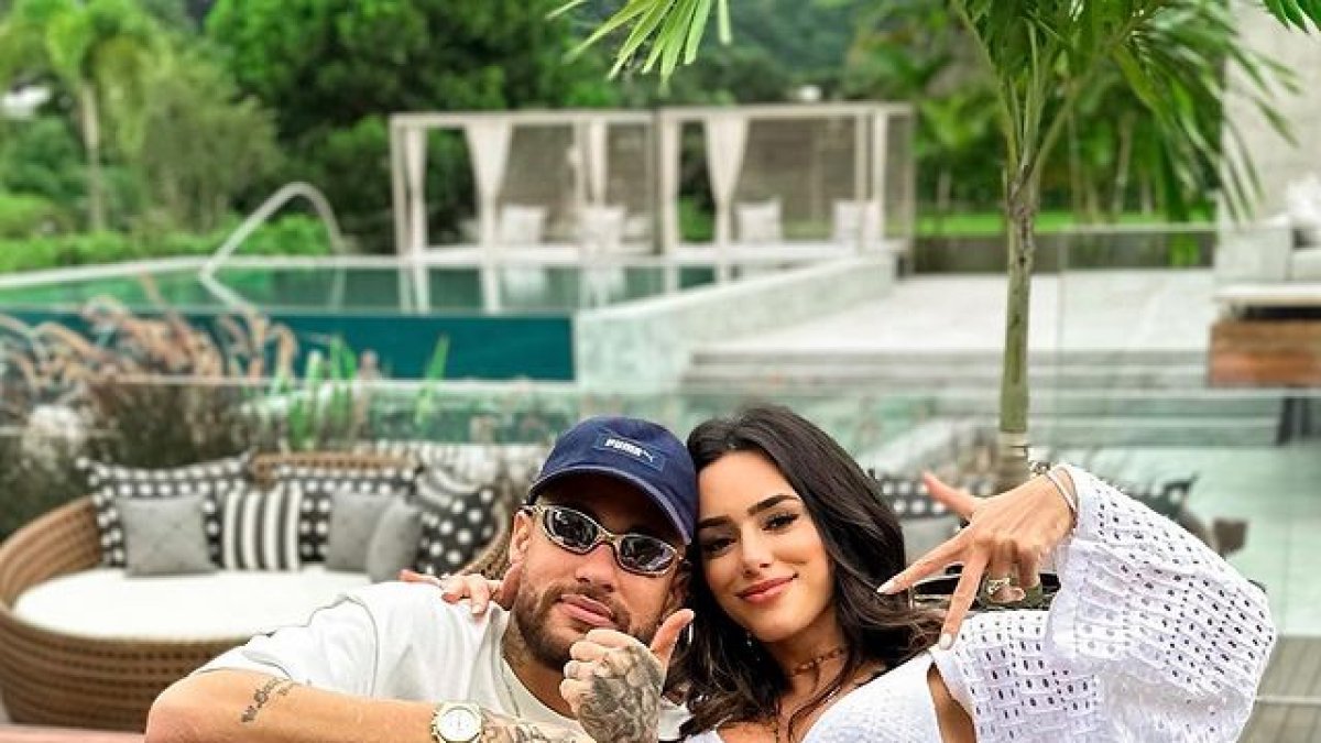 La familia del jugador brasileño Neymar Jr. crece con la llegada de un nuevo bebé junto a su novia Bruna Biancardi