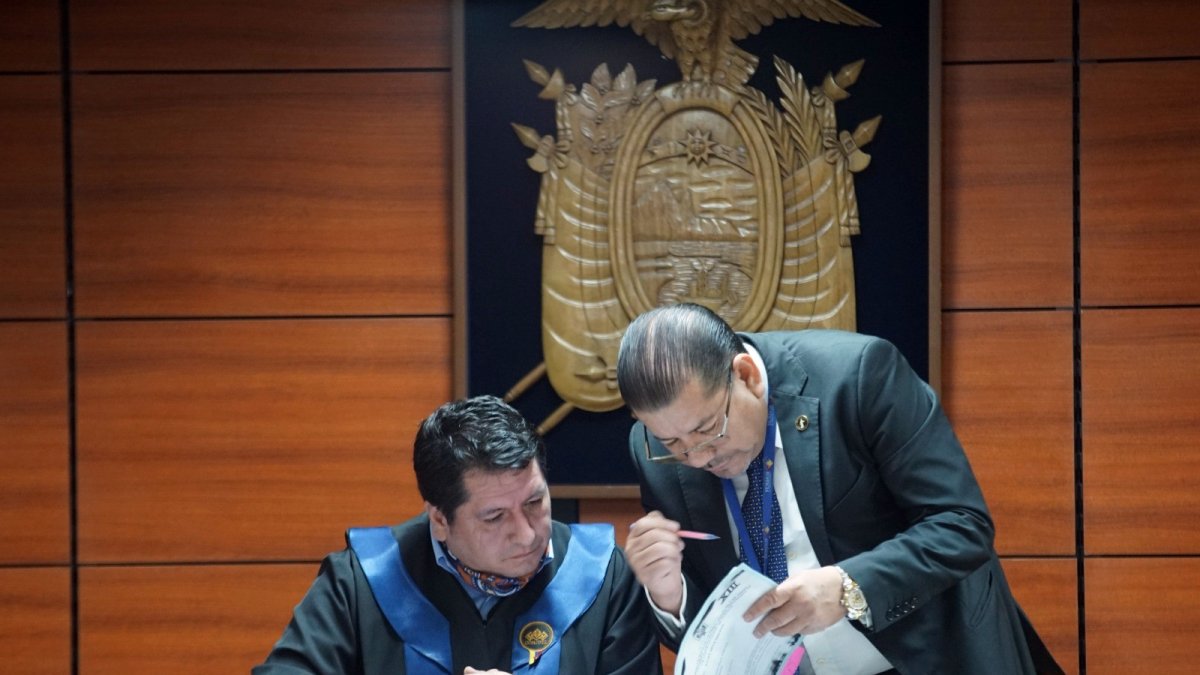 Diligencia. A las 10:00 se instalará la audiencia de revisión de medidas en el caso.