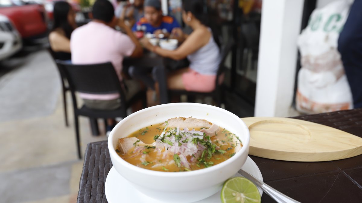 Sopa. El encebollado es considerado como uno de los mejores platos típicos del mundo.