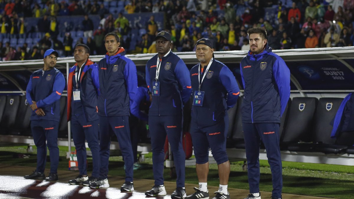 Ángel Fernández (i), Cristian Mora (c) y Augusto Porozo (d) forman parte del cuerpo técnico de la Tri.