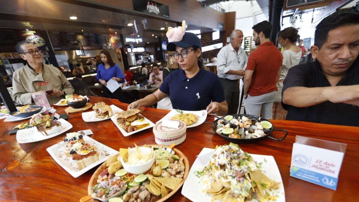 Los 18 locales del Mercado del Río esperan recibir a los comensales y que disfruten de la oferta gastronómica