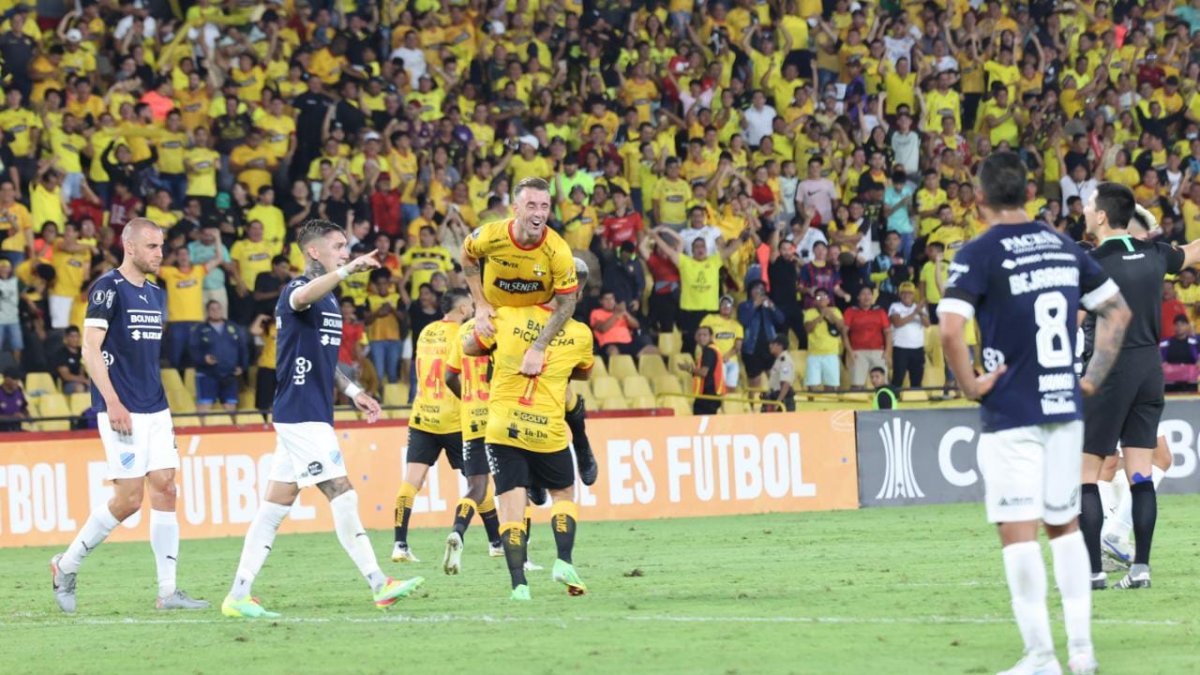 Una acción en la que participaron Ortiz y Díaz, que habilitó preciso para que Gaibor rematara e hiciese el primer gol