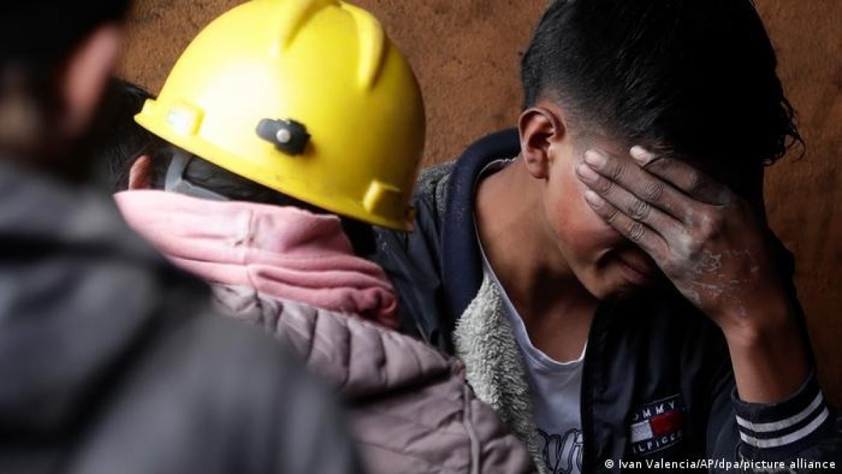 Se trata de poder sacar a los siete mineros atrapados en una mina de carbón.