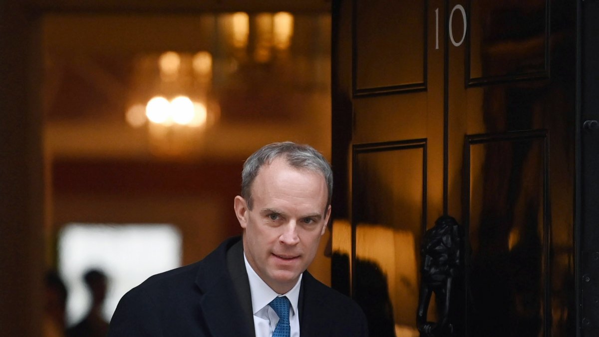 El viceprimer ministro británico, Dominic Raab, asiste a una reunión del gabinete en Downing Street en Londres, Gran Bretaña, el 31 de enero de 2023.