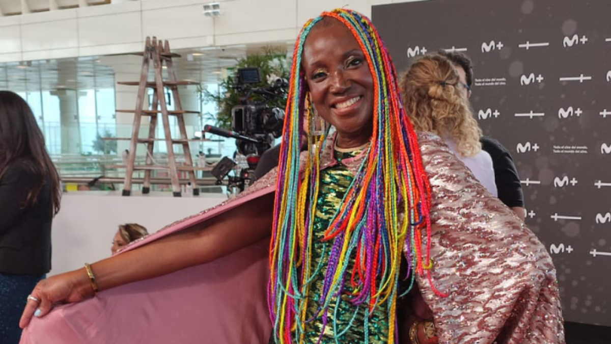 La cantante Lucrecia con un look diferente.