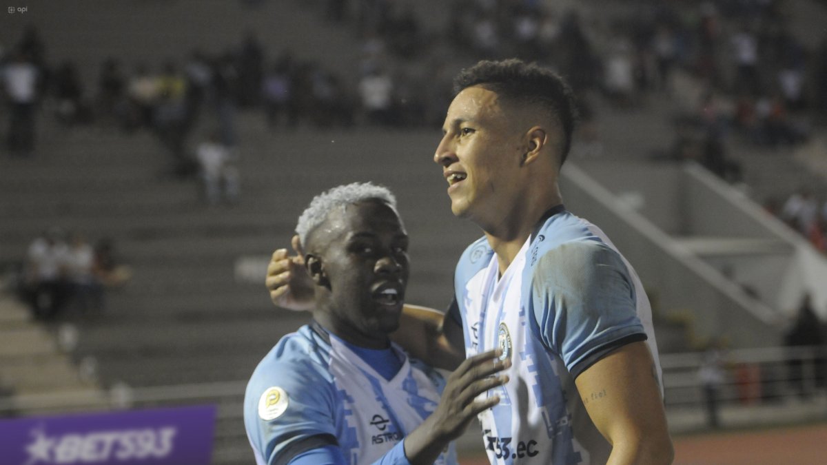Klebinho y Miguel Parrales marcaron los goles del Guayaquil City que se impuso por 2-1 a Delfín.