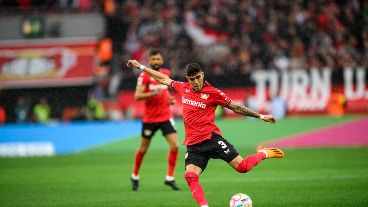 Piero Hincapié tuvo una ocasión de gol que se estrelló en el vertical.