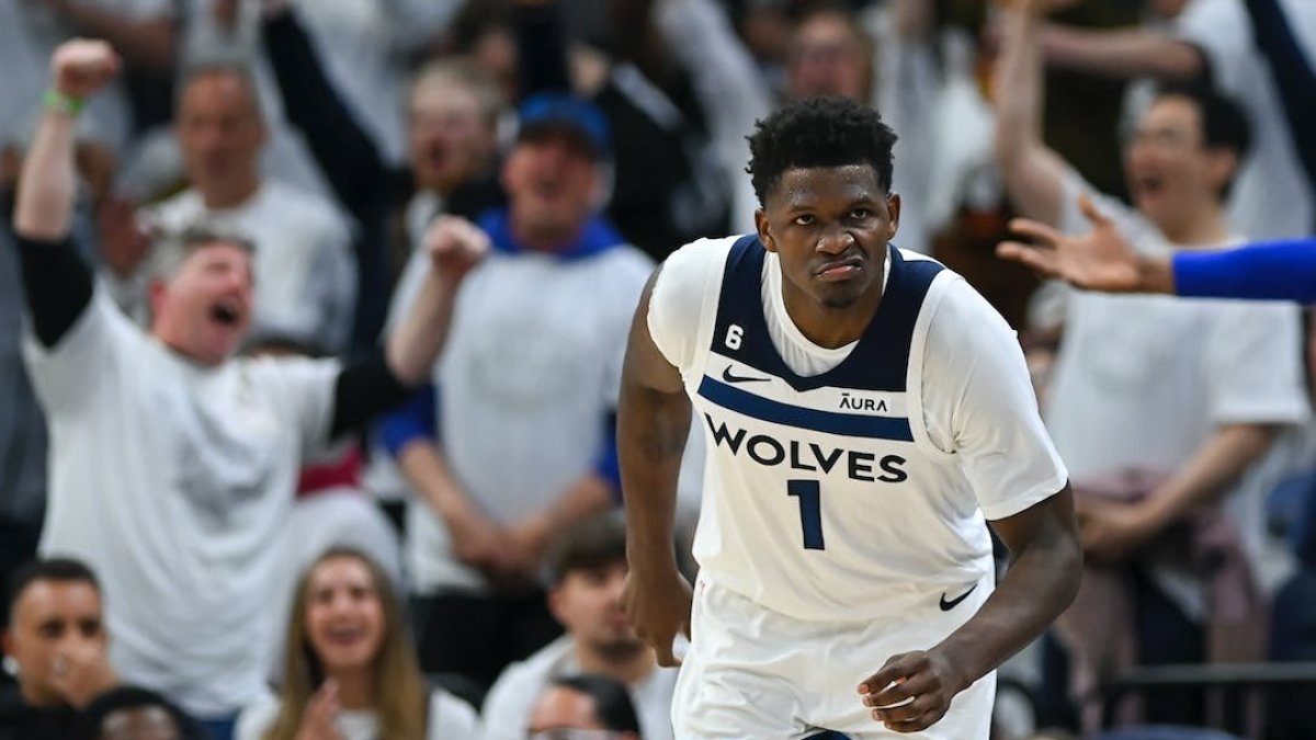 Anthony Edwards anotó la canasta ganadora en el tiempo extra.