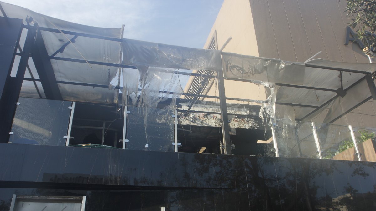 Incendio en discoteca en Urdesa Agencia (Ag-extra)