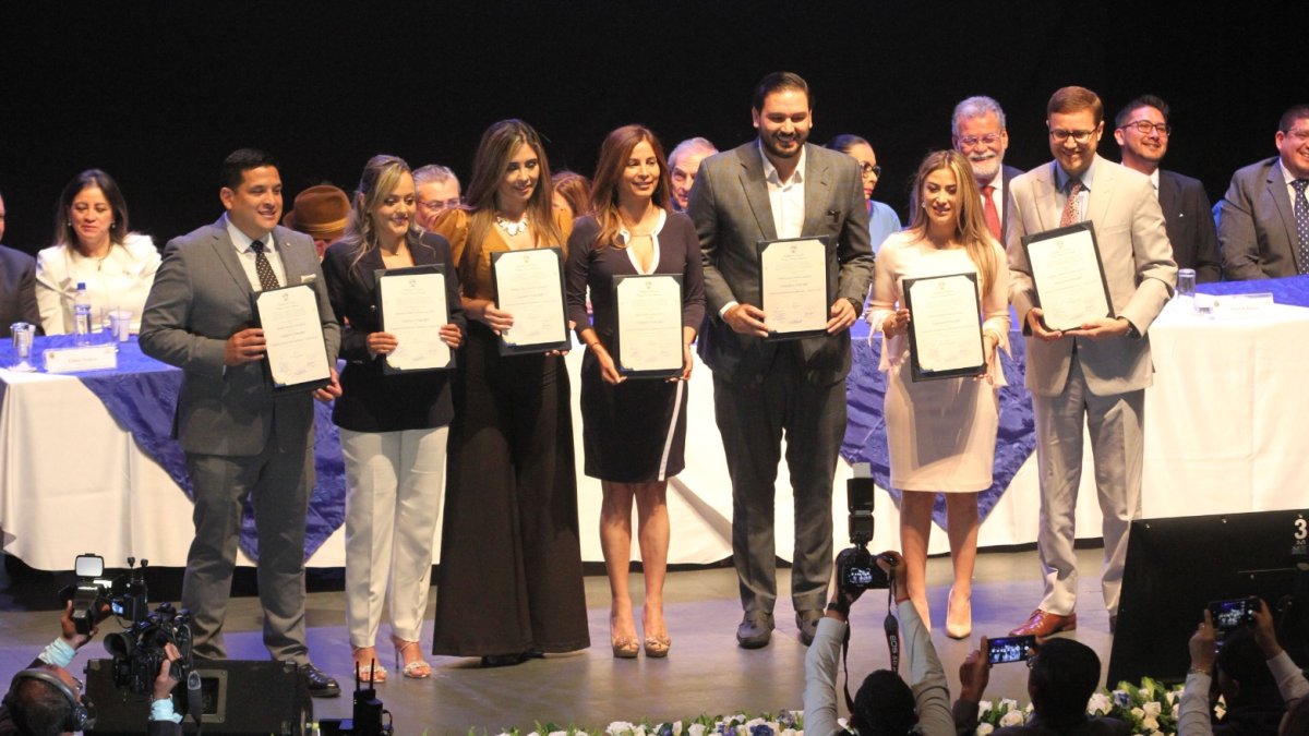 Ceremonia. Los nuevos vocales del Consejo de Participación recibieron sus credenciales.