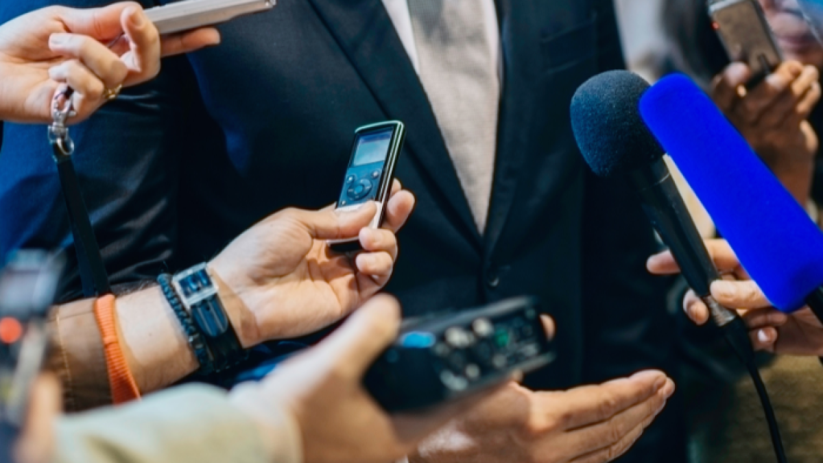 Oenegés mostraron su solidaridad con el comunicador.