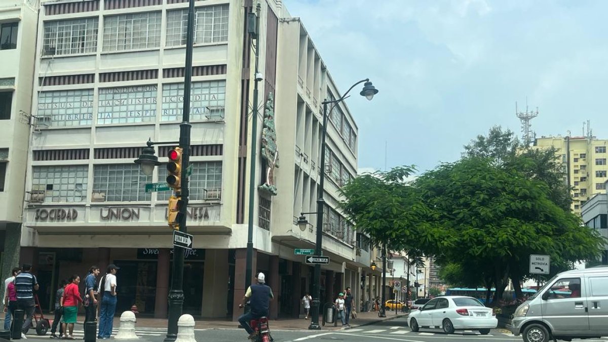 En el centro se evidencia constantemente este panorama con las motos eléctricas.