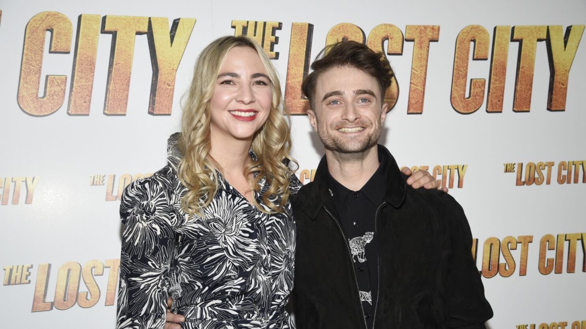 Los felices padres se conocieron en 2013 mientras grababan una película.