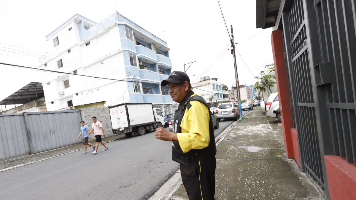 Algunos dueños de negocios han contratado guardias privados para ahuyentar a los hampones.