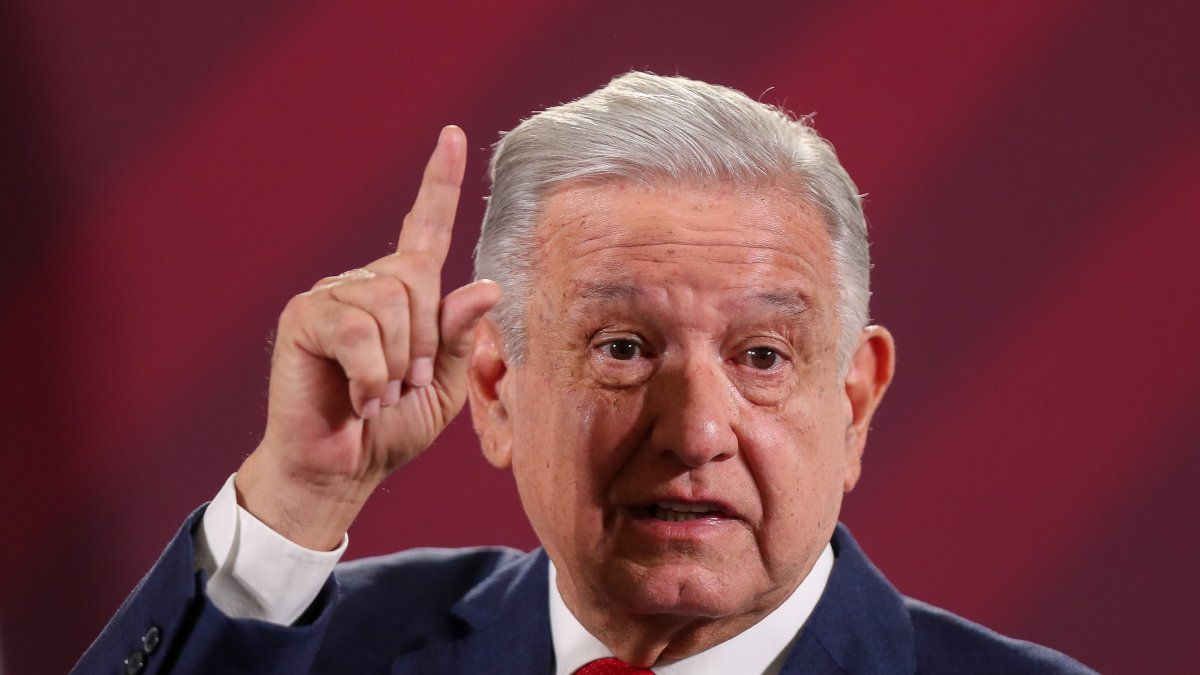 El presidente de México es tratado por un quebranto en su salud.