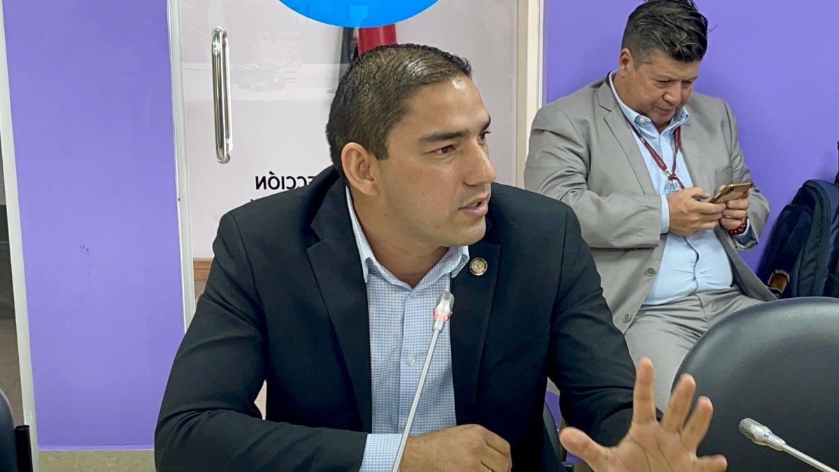 El legislador Ortiz reconoció que dio su aval al primer comunicado en el que se rechazaba la acusación de compra de conciencias en el PSC.