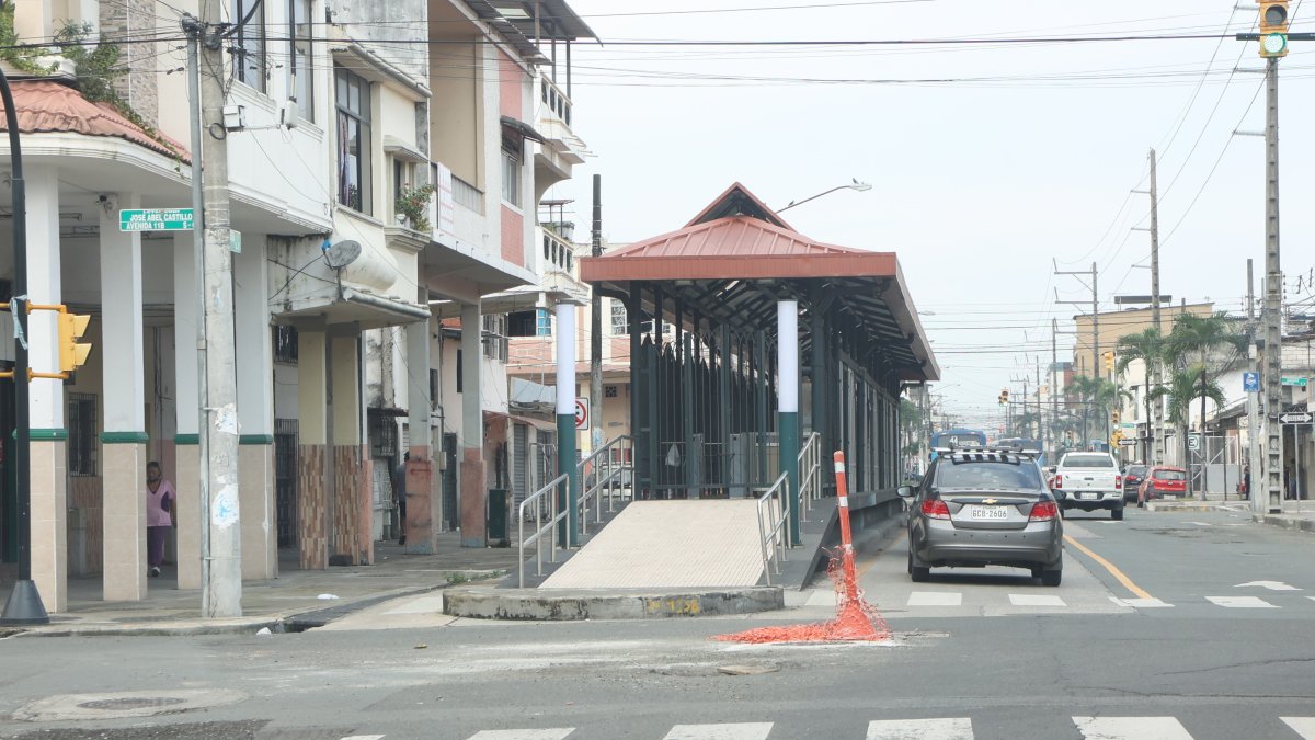 Paradas. La obra cuenta con 24 paradas ubicadas entre calles del Batallón del Suburbio y el centro de la ciudad, y que permanecen con seguridad privada.