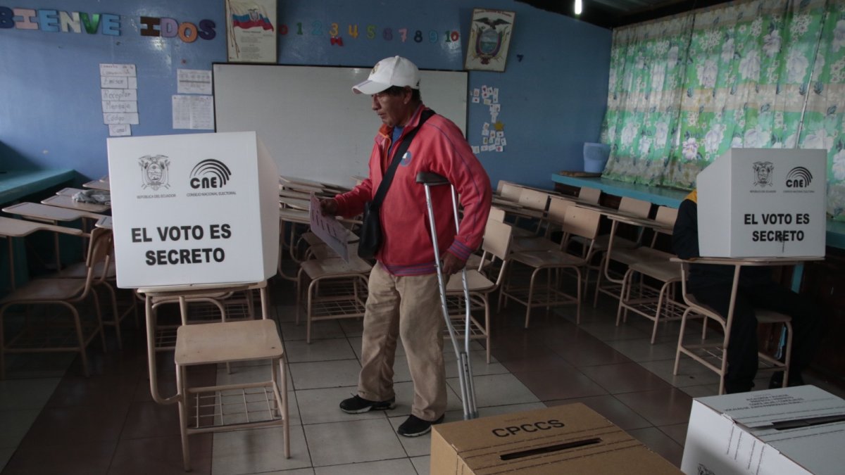 Dignidades. Cinco vocales titulares y cinco suplentes se debe elegir en Calacalí, que cuenta con un padrón de unos 6.500 votantes.