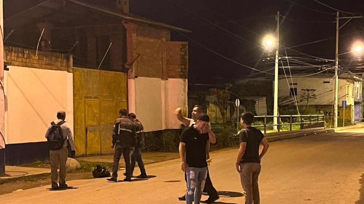 Machala. Elementos policiales recorren la zona donde apareció la cabeza desmembrada de una persona.