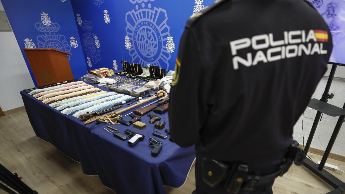 Hecho. Material incautado en una operación en uno de los focos más activos de venta de droga en Cañada Real.