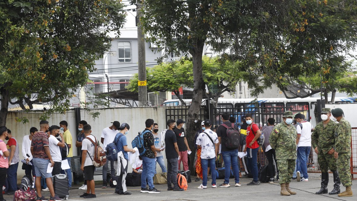 Hecho. Durante las convocatorias, varios jóvenes acuden a los cuarteles.