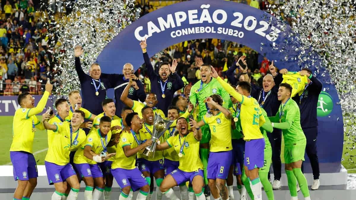 Brasil celebró el título sudamericano en febrero tras vencer a Uruguay 2-0.