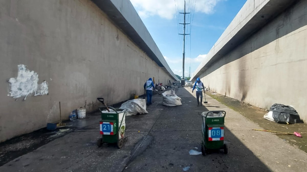 En los puentes intervenidos encontraron gran cantidad de desechos de toda naturaleza.