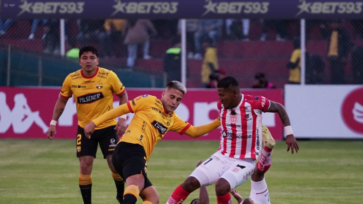 Barcelona le quitó un punto a Técnico Universitario.