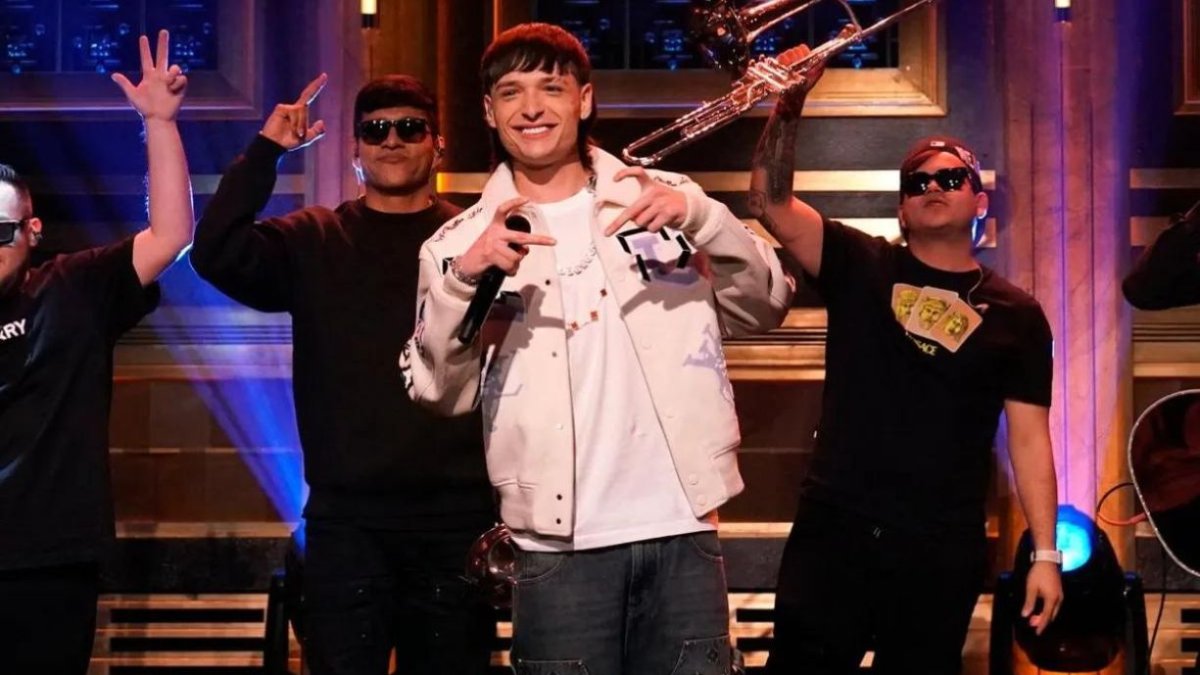 Peso Pluma tiene 23 años.