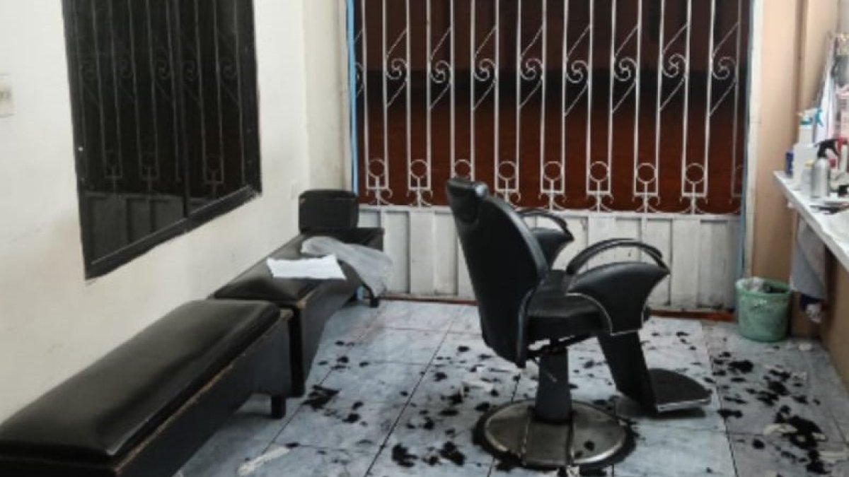 Local. El dueño de la barbería indicó que no había recibido antes amenazas.