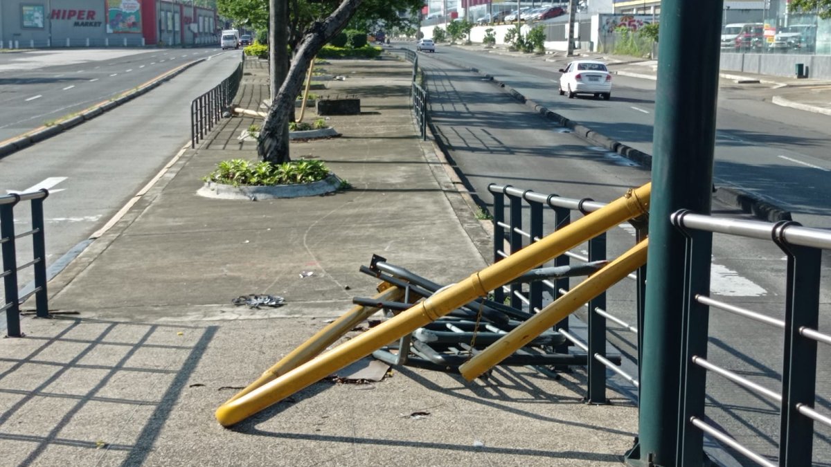 Uno de los obstáculo está en una parada de la troncal de Bastión.
