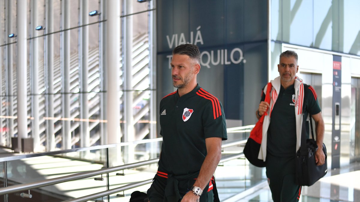 El cuerpo técnico y los jugadores de River Plate viajaron a Brasil.