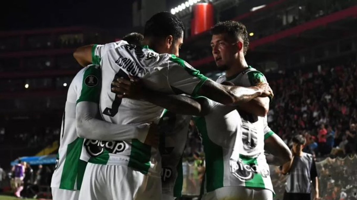 Los jugadores verdolagas llegan al torneo continental tras vencer a Independiente Medellín en el campeonato local.