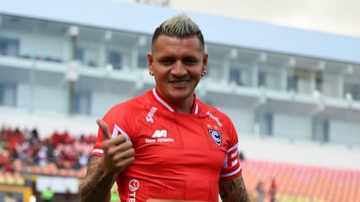 El ecuatoriano Carlos Garcés marcó un doblete en la victoria del Cienciano ante el Tarma.