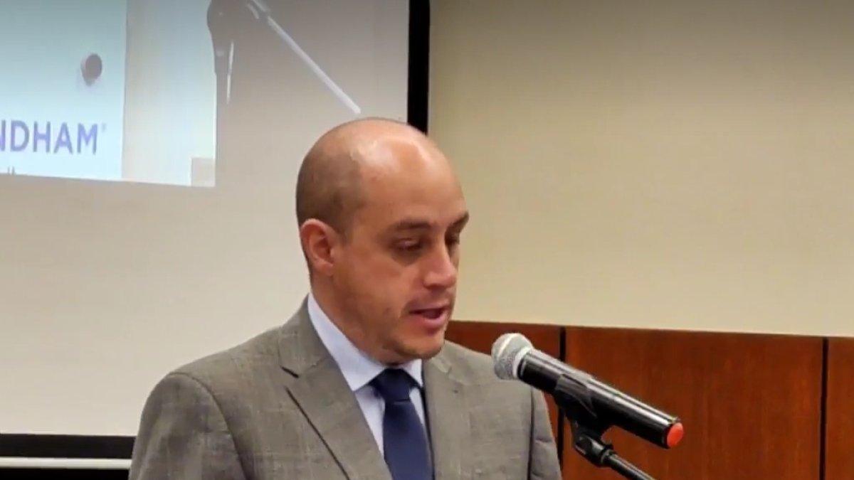 Autoridad.- Julio José Prado, ministro de Producción, en la celebración por el Día Mundial del Atún, en Guayaquil.