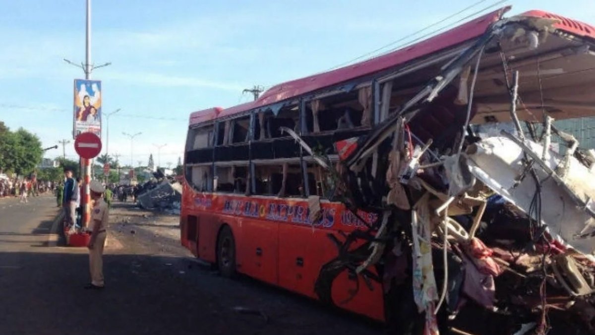 El accidente tuvo lugar en la tarde del lunes 1 de mayo a unos 64 kilómetros de Vientiane