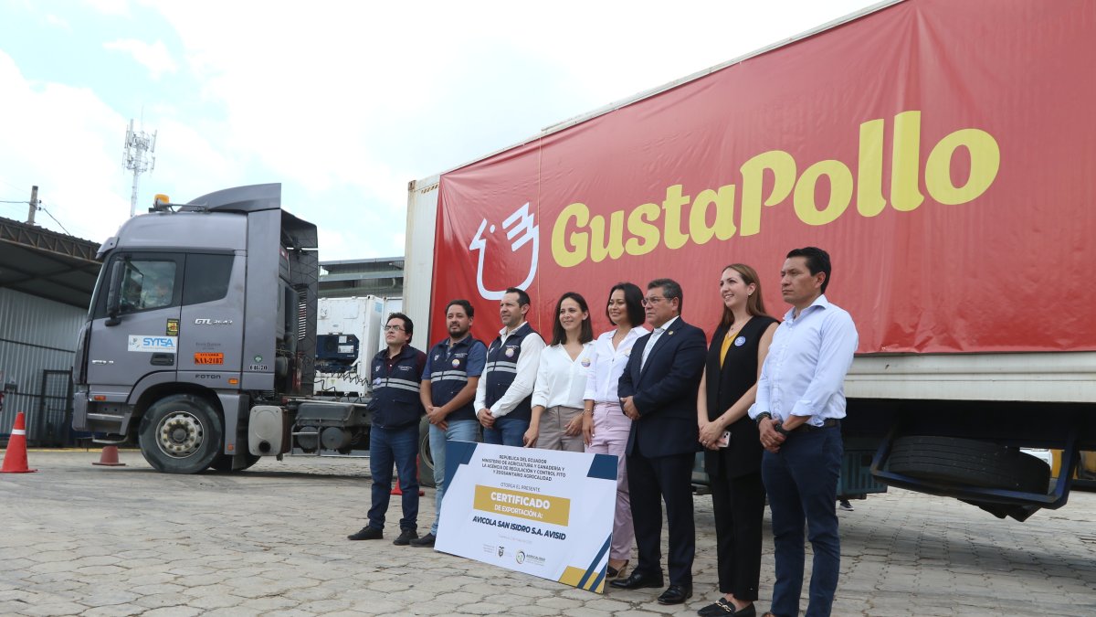 Envío. Este 2 de mayo se realizó el envío de las 28 toneladas de carne de pollo por parte de la avícola San Isidro.