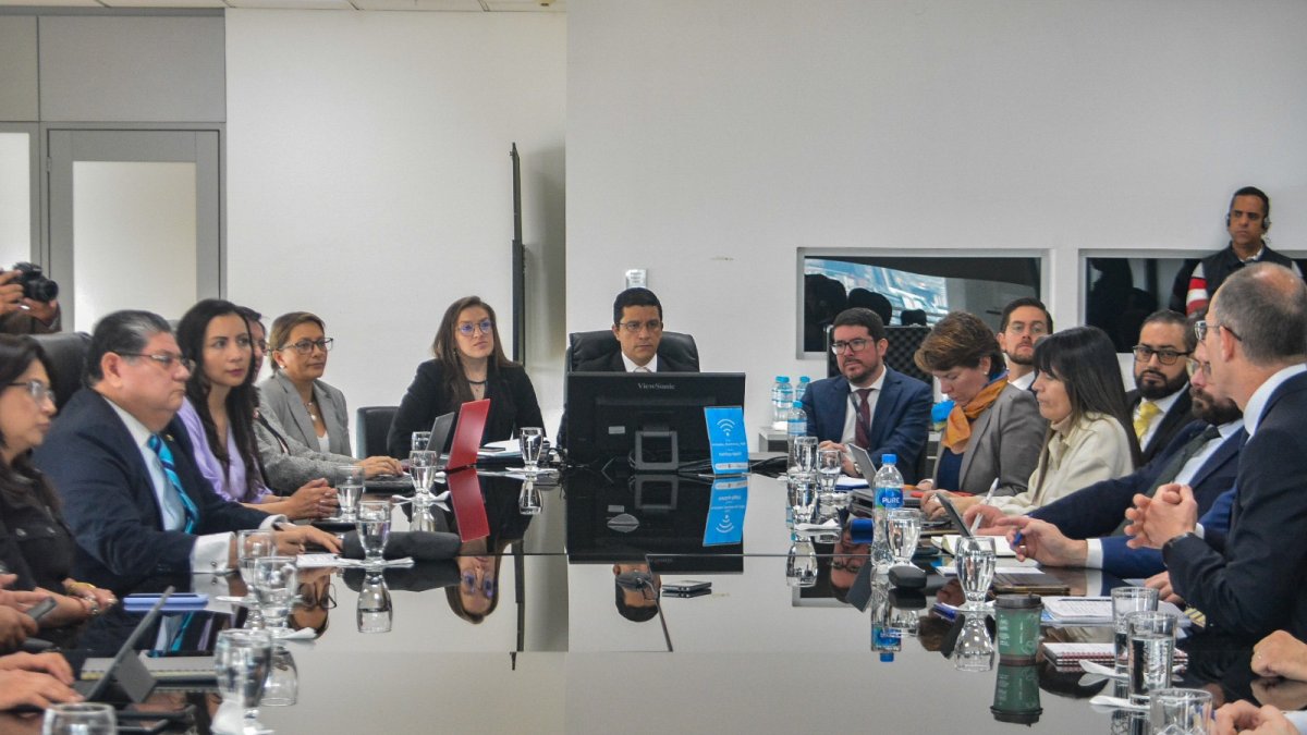 Reuniones entre los funcionarios del Gobierno y el FMI y el Banco Mundial para las revisiones del FSAP.