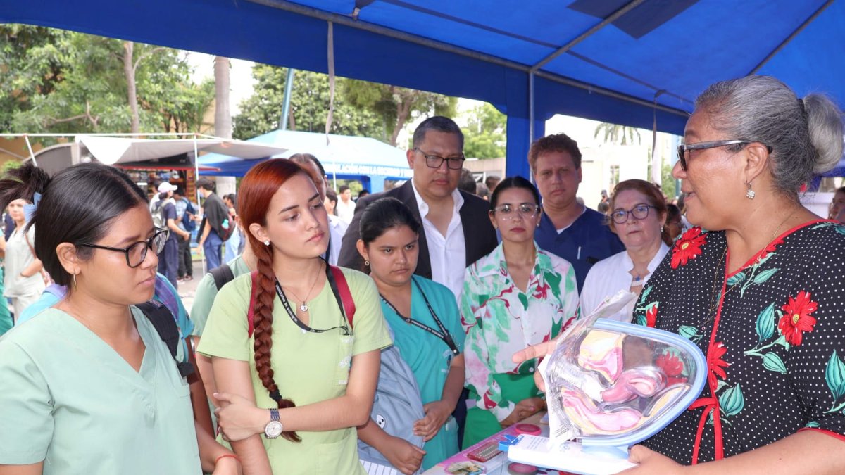Los estudiantes de la Universidad de Guayaquil iniciaron nuevo ciclo académico.