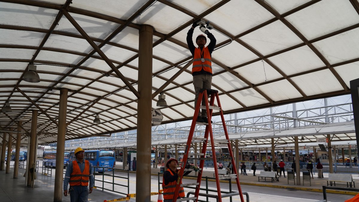 Tendido. Una vez finalizada la colocación se harán pruebas.