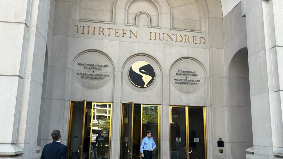 Fachada del BID, en Washington DC.