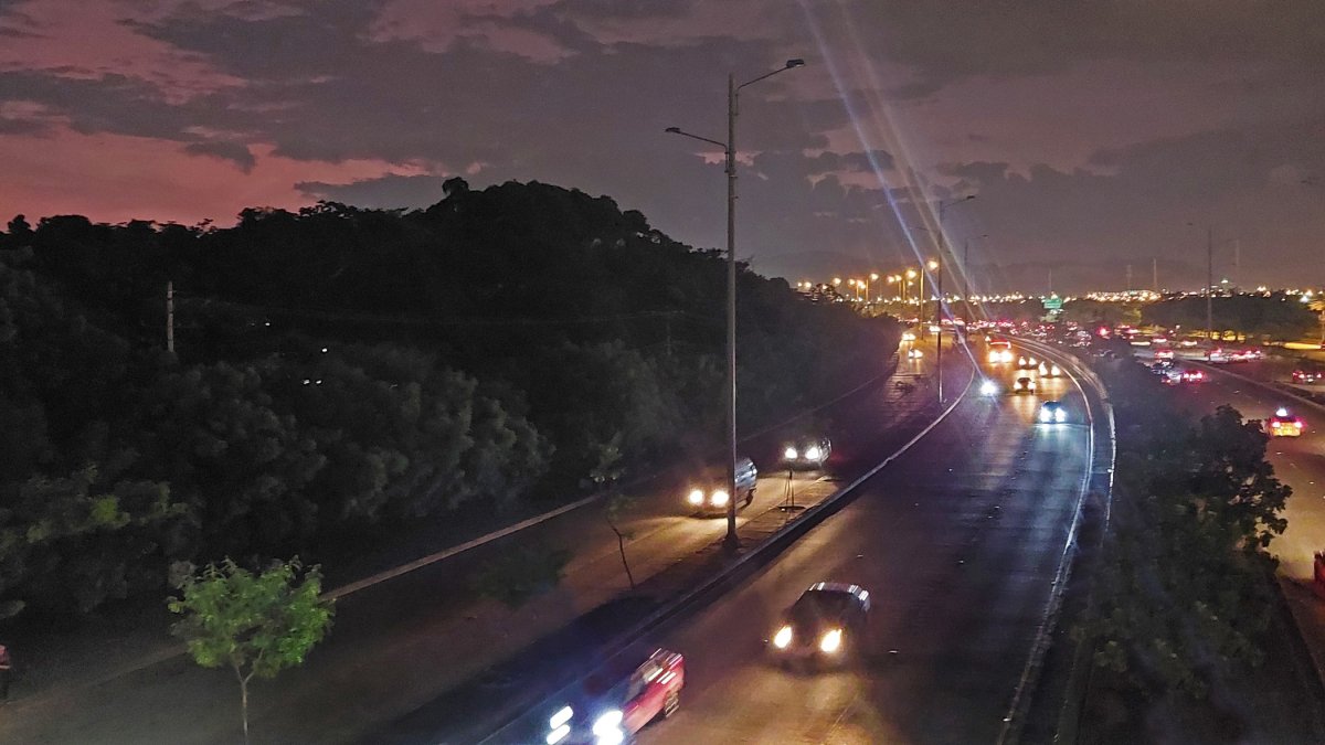 Las luminarias dañadas se encuentran cerca de Mucho Lote 2.