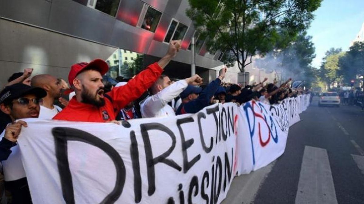 La hinchada del PSG no está contenta con sus jugadores tras los últimos resultados.